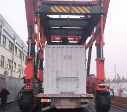 60T濟寧新風光集裝箱跨運車